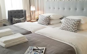 Flores Guest House